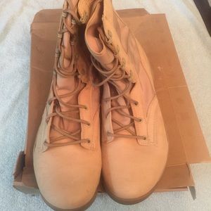 Nike SFB British Khaki/Desert Pre-Owned Size 12.5